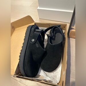 UGG goldenstar clog black size 9 women’s